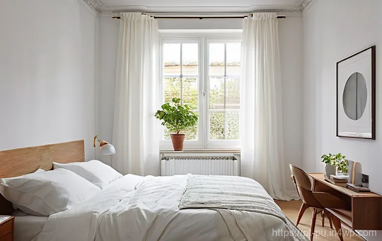 자연광을 활용한 작은 공간 인테리어 팁 - **Prompt:** A bright and serene living room in a small Lisbon apartment, meticulously designed to ma...